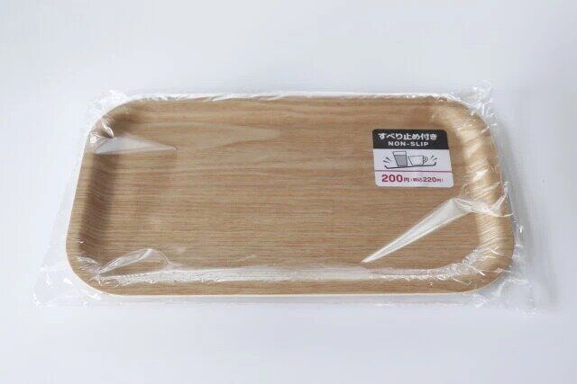 ダイソーの木造トレー