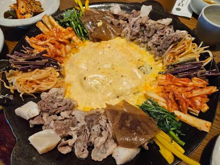 【韓国】韓美屋で韓国宮廷料理「クジョルパン」を食べる【編集長M】