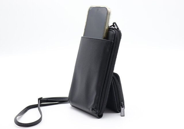くぼたびお財布スマホショルダーバッグ三脚自立