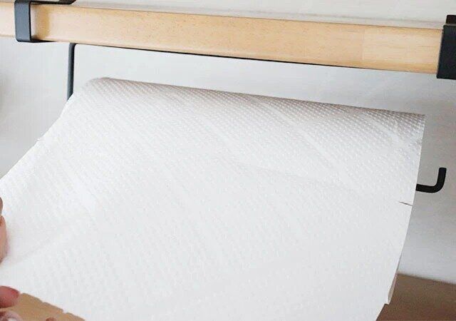 ダイソーの棚下キッチンタオルホルダーはスタイリッシュでおしゃれ