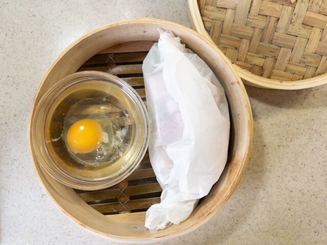 蒸籠に③・④を入れて蓋をします。