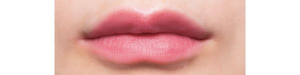 塗り比べ／オペラ シアーマット リップスティック 105