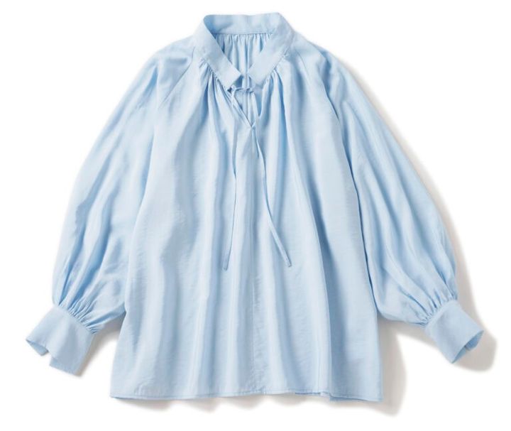 ブラウス¥6,600／エルーラ（アダストリア カスタマーサービス）