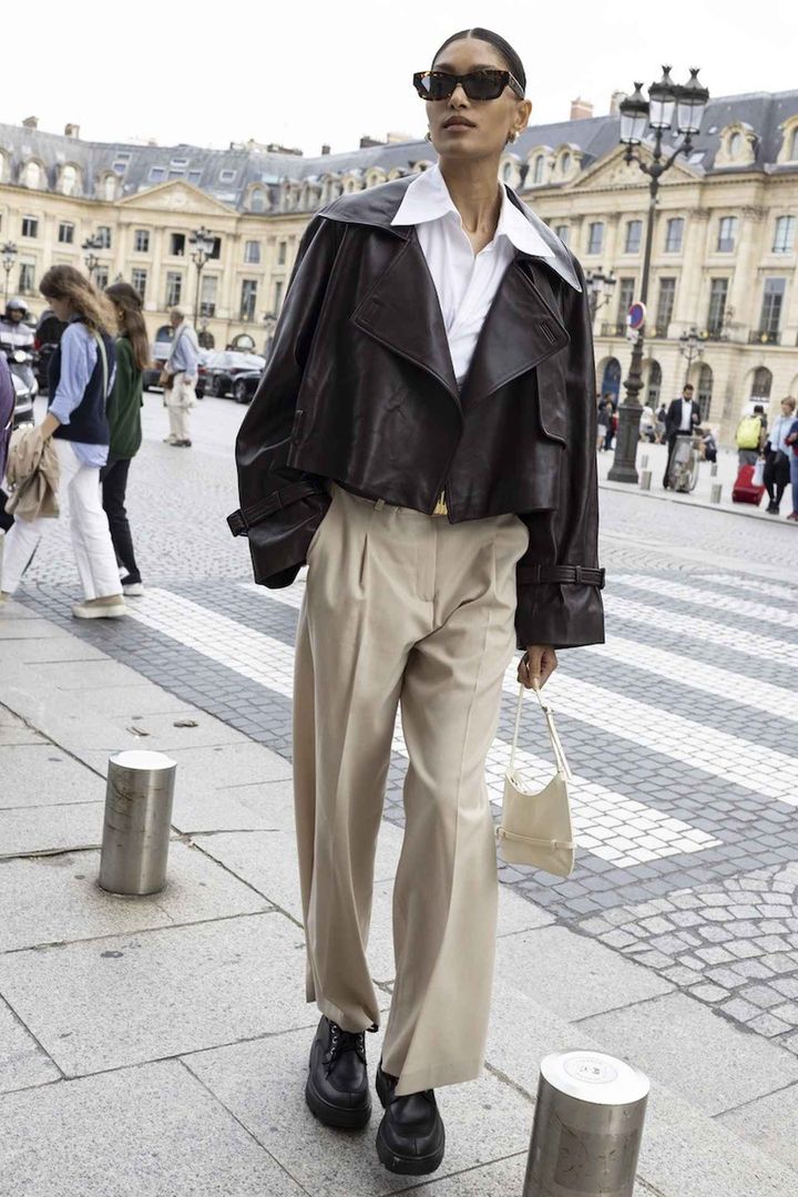 画像: ビターなブラウンジャケットが効く