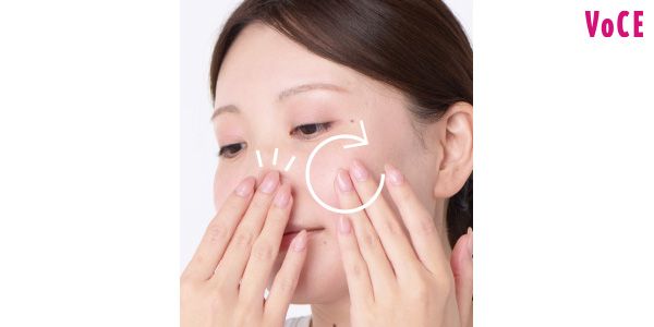 毛穴が気になる部分には「回転塗り」が基本