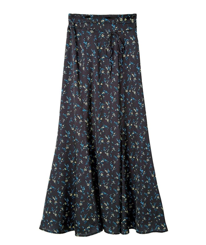 八木アリサと花柄