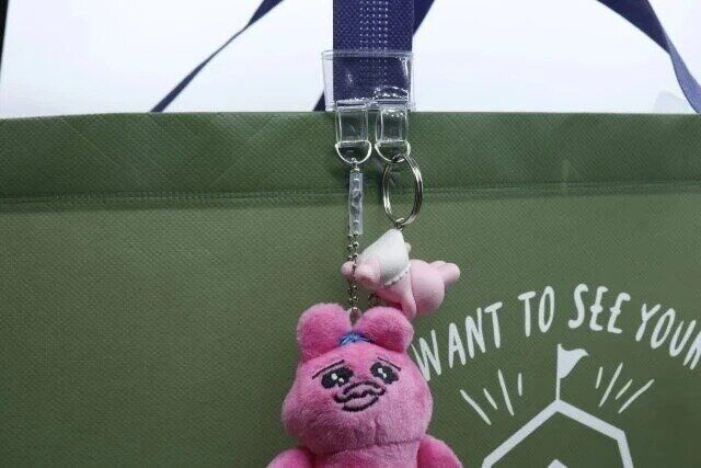 ダイソーのキーホルダーステーションはバッグにキーホルダーをたくさん付けたい人におすすめ