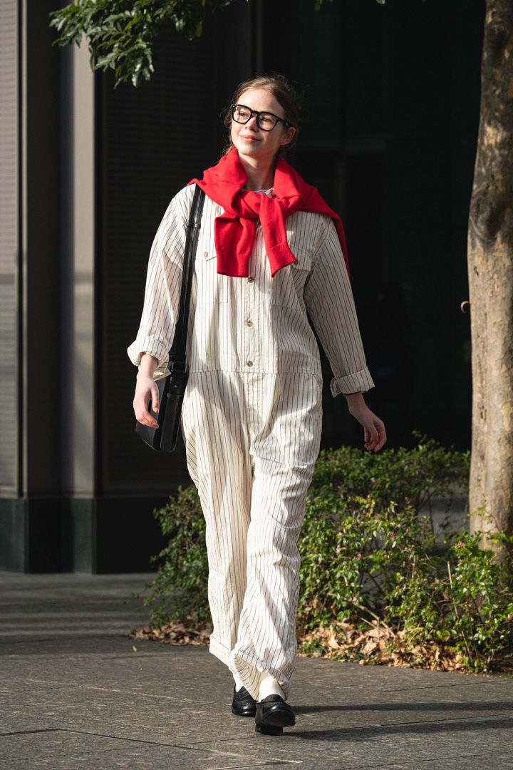 カーディガンをかけるだけで垢抜け感が半端ない！ジャンプスーツのコーデ【本日のFUDGE GIRL-5月5日】