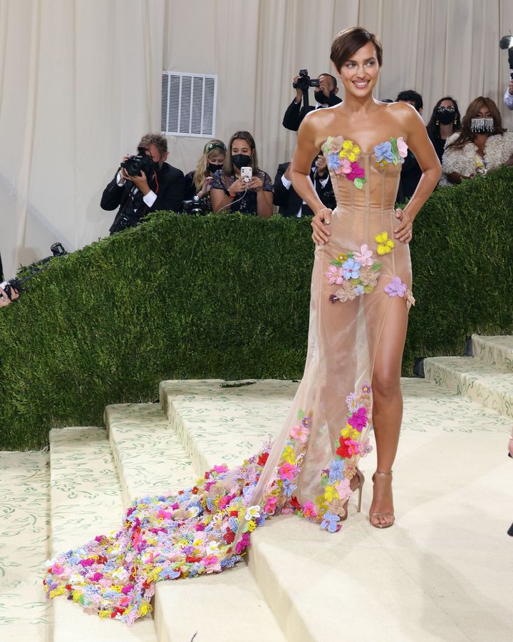 2021年『In America: A Lexicon of Fashion（イン・アメリカ：ファッションの辞書）』<br /> ルック／モスキーノ