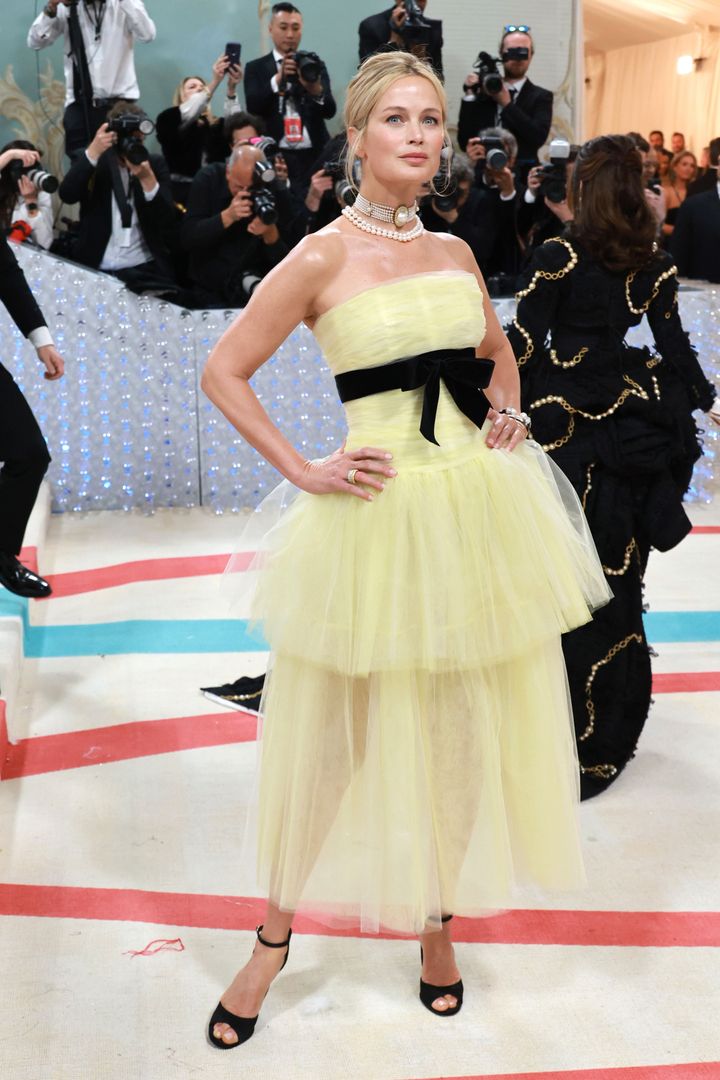 2023年『Karl Lagerfeld: A Line of Beauty（カール・ラガーフェルド: 美の系譜）』<br /> ルック／シャネル