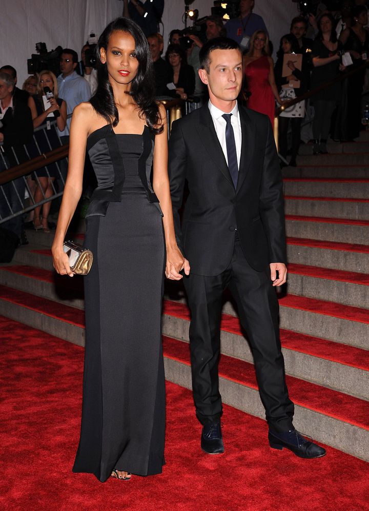 2008年『Superheroes: Fashion And Fantasy（スーパーヒーロー：ファッションとファンタジー）』<br /> ルック／ジョナサン サンダース 2008-09年秋冬コレクションより。