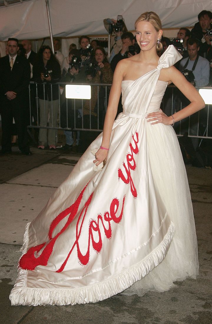 2005年『The House of Chanel（ザ・ハウス・オブ・シャネル）』<br /> ルック／ヴィクター＆ロルフ 2005-06年秋冬コレクションより。