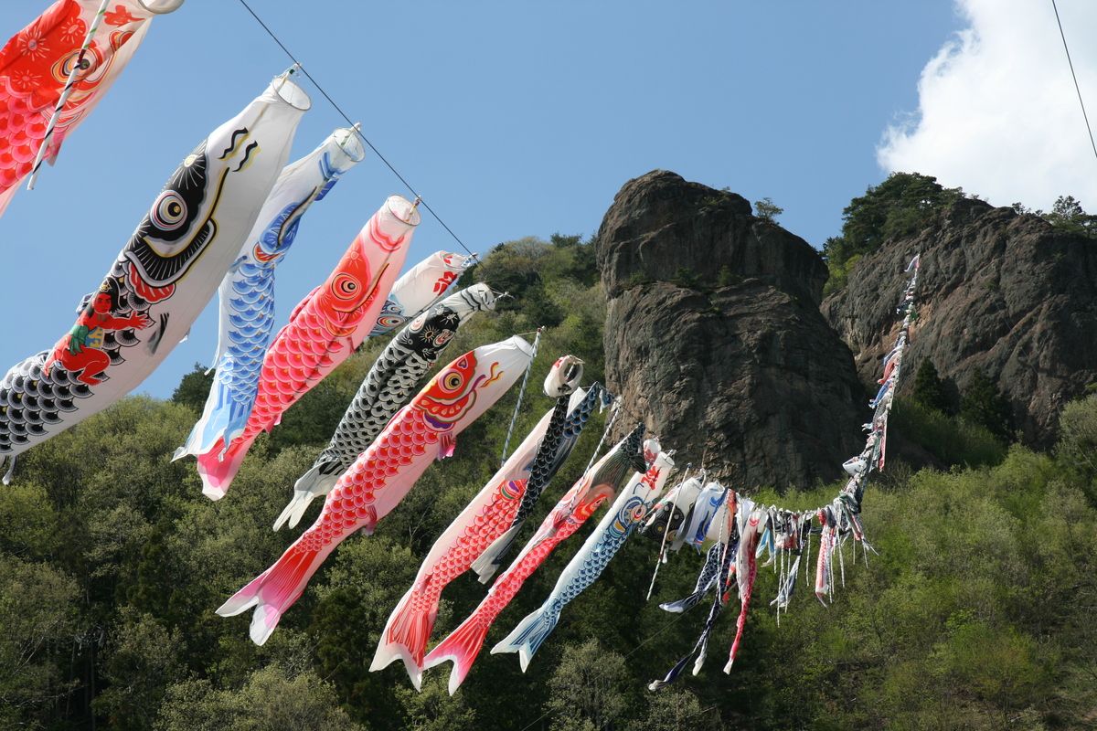 絶景！道の駅【13】こいのぼりが空を舞い泳ぐ光景が圧巻！群馬県「道の