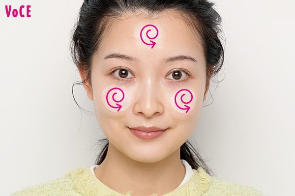 肌全体に薄く広げて色ムラを整える