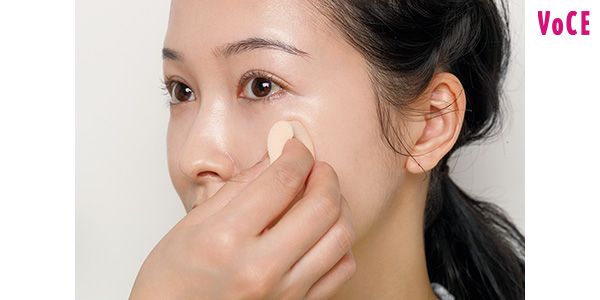 シミには少量をのせてスタンプ押し