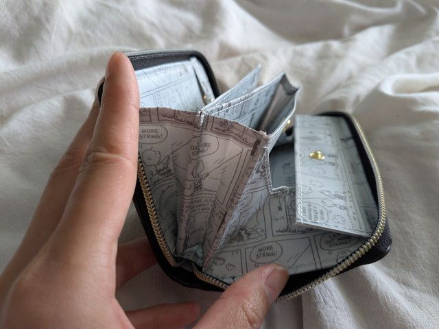 スヌーピー小さな長財布横から見たところ