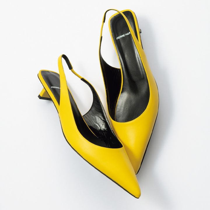 ピエールアルディのイエローのパンプス