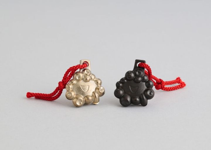 小田原鋳物のミャクミャク鈴