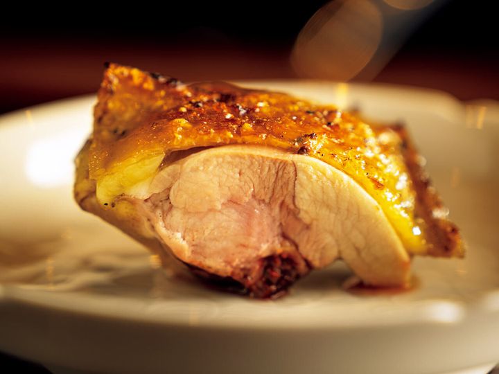 広尾『水づき』の「骨付き鶏もも肉」