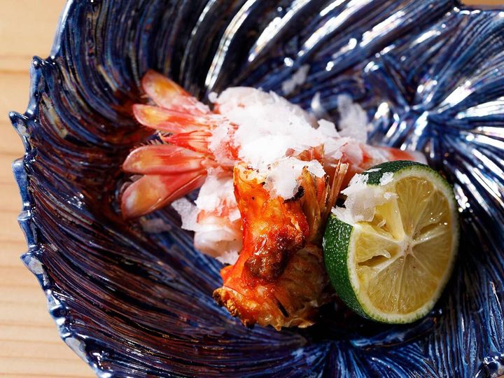 銀座『鮨よしかわ 勝 銀座 別邸』の「特大車海老のお刺身」