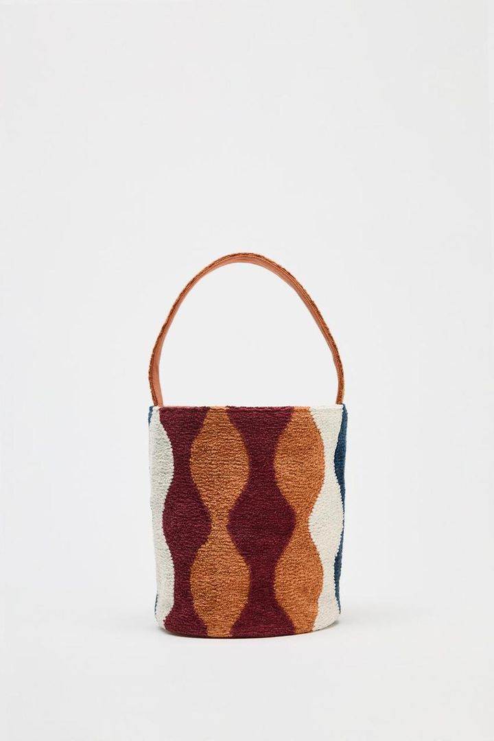 画像2: 出典：ZARA