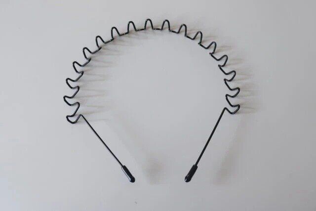 セリアの波型カチューシャ