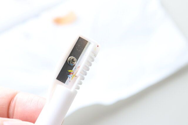 セリアの削り器付き 鉛筆キャップの削りカス