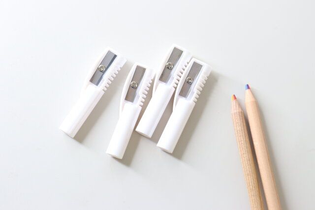 セリアの削り器付き 鉛筆キャップと丸軸鉛筆