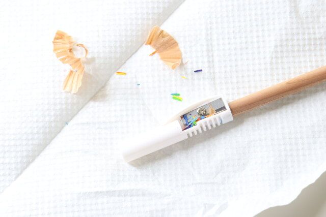 セリアの削り器付き 鉛筆キャップは鉛筆やアイブロウペンシルにおすすめ