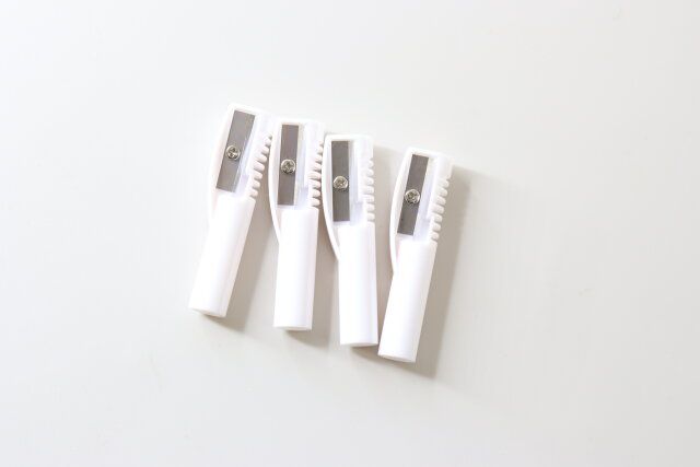 セリアの削り器付き 鉛筆キャップは4個入りで100円と高コスパ