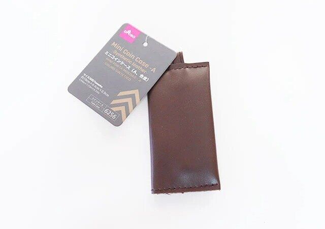 ダイソー ミニコインケース（A、合皮） 消費タグ