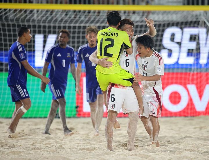 ビーチサッカー日本代表、W杯で準々決勝進出！35歳の「フィジカルモンスター」がチーム最多の5得点