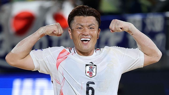 ビーチサッカー日本代表、W杯で準々決勝進出！35歳の「フィジカルモンスター」がチーム最多の5得点