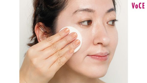 パフで顔全体にがっつりのせ！