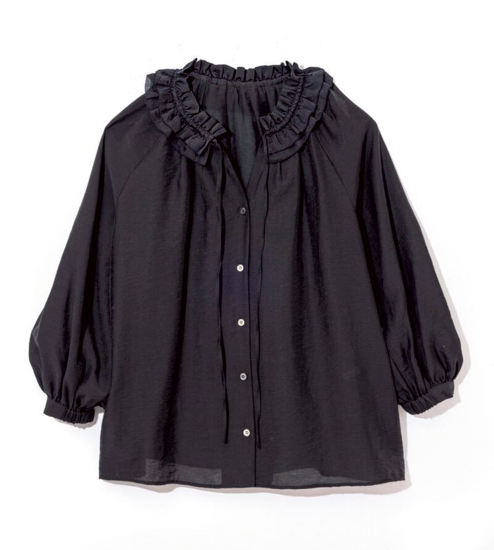 シップスのフリルブラウス