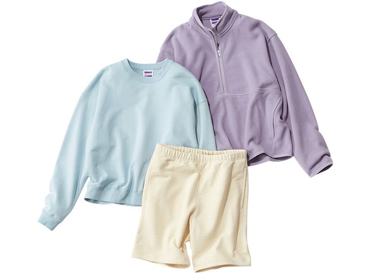 GOATのパープルのフリーストップスとブルーのスウェットトップスとイエローのショートパンツ