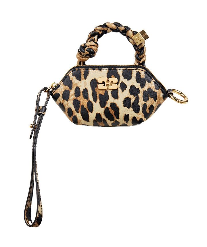 八木アリサとレオパード