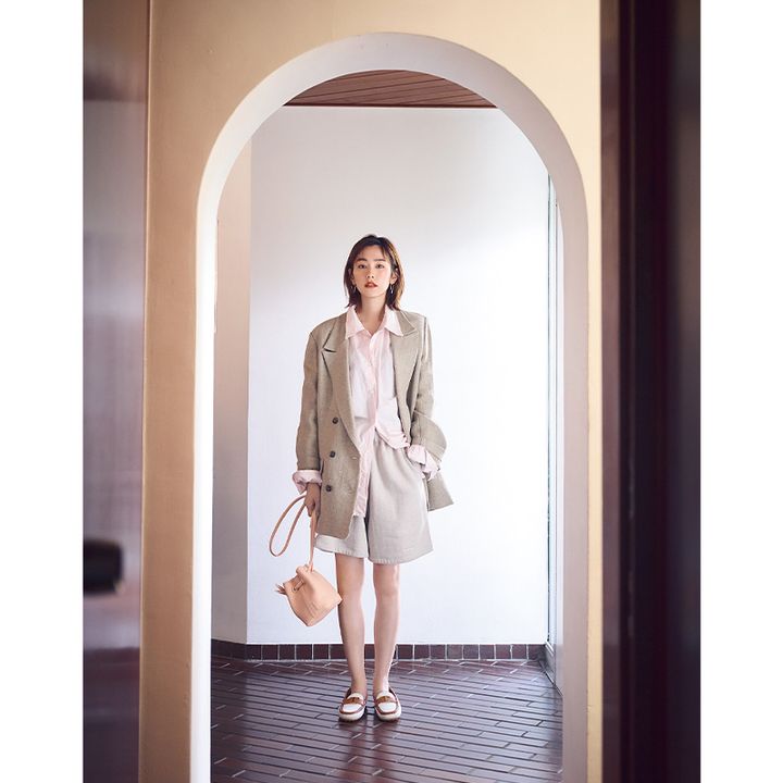 スウェットハーフパンツの大人っぽく着こなす桐谷美玲さん