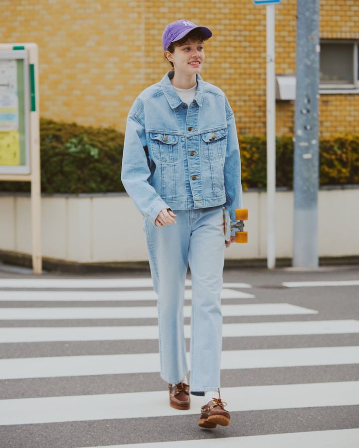 春夏のデニムオンデニムは薄色で軽やかに！【FUDGE dig.｜デニムオンデニム着まわしDAY1】