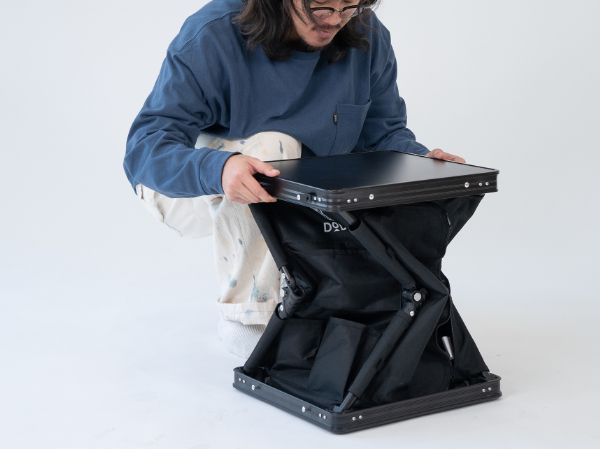 DODからミニサイズも発売！コンパクトに折りたためる収納棚が便利すぎる！