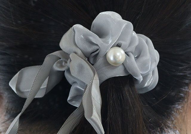 リボンシュシュ（フェイクパール） 装着