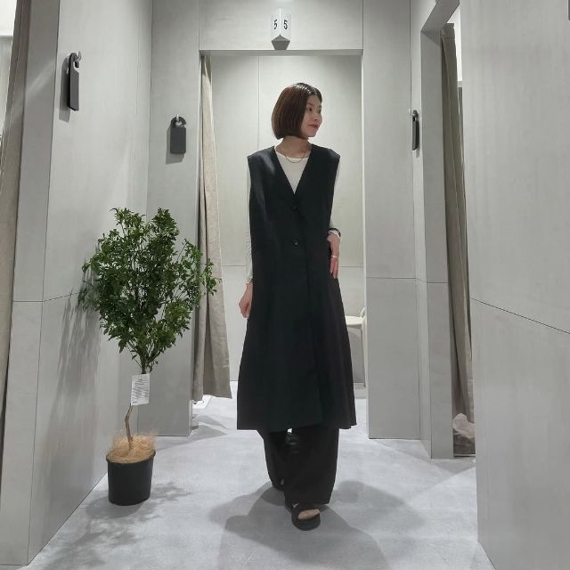 ヘンプ混 ツイル ロングジレを着たコーデ