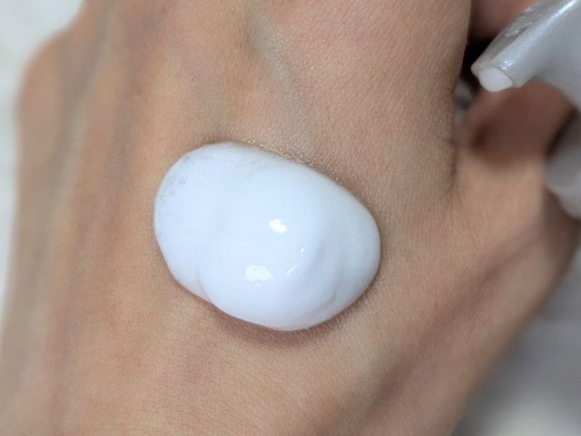 ソフィーナ iP 水光ピーリング泡セラム