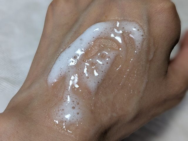 ソフィーナ iP 水光ピーリング泡セラム