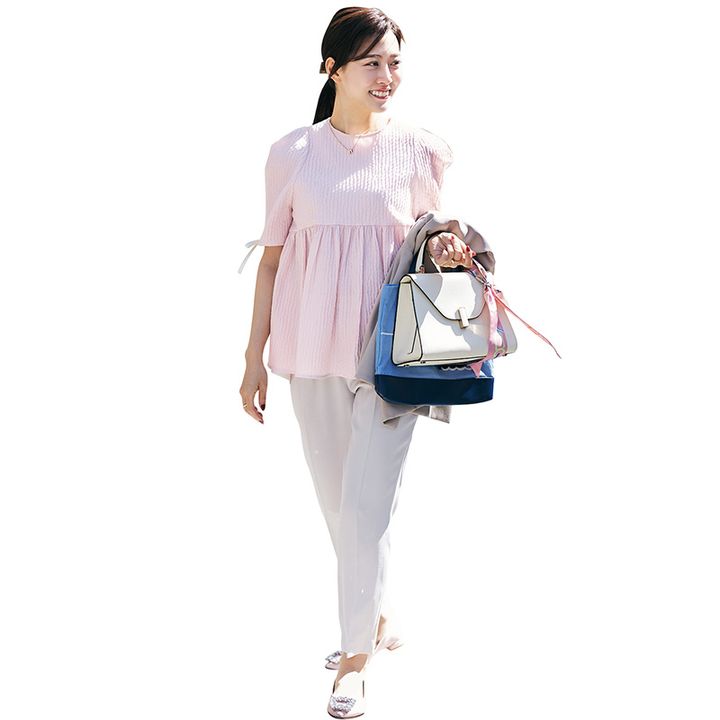 甘ブラウスで好印象な園ママコーデ