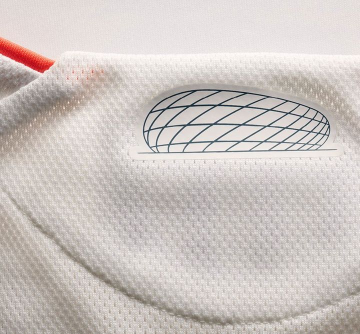 バイエルンが2025-26新ユニフォームを発表！退団するレジェンドが「最後のホームゲーム」で着用へ