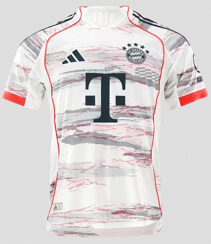 バイエルンが2025-26新ユニフォームを発表！退団するレジェンドが「最後のホームゲーム」で着用へ