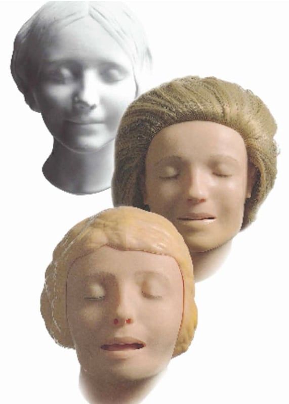 少女のデスマスクをモデルにCPR用のマネキンの顔を作成