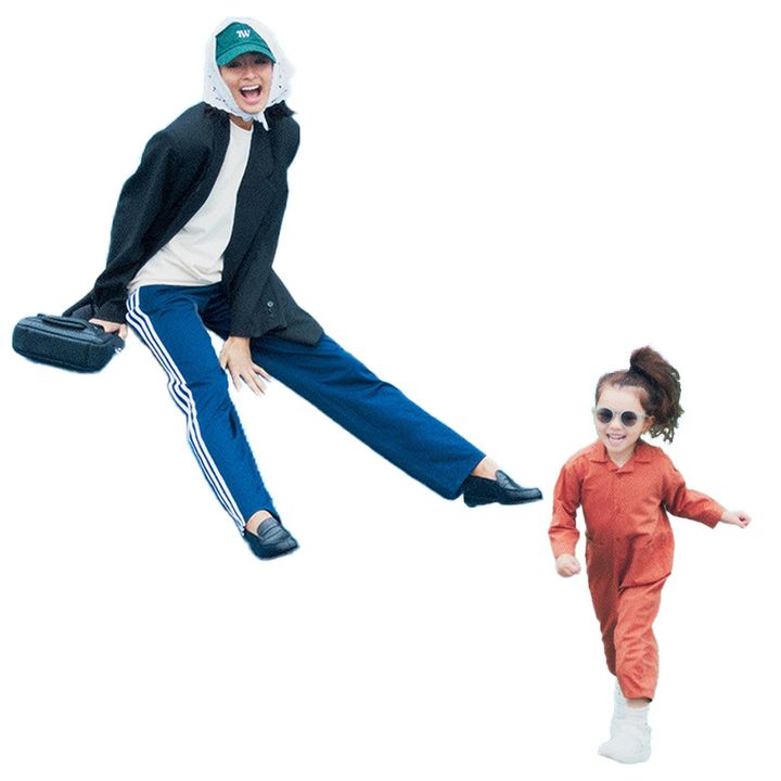 アディダスのラインパンツにジャケットを合わせたミックススタイル