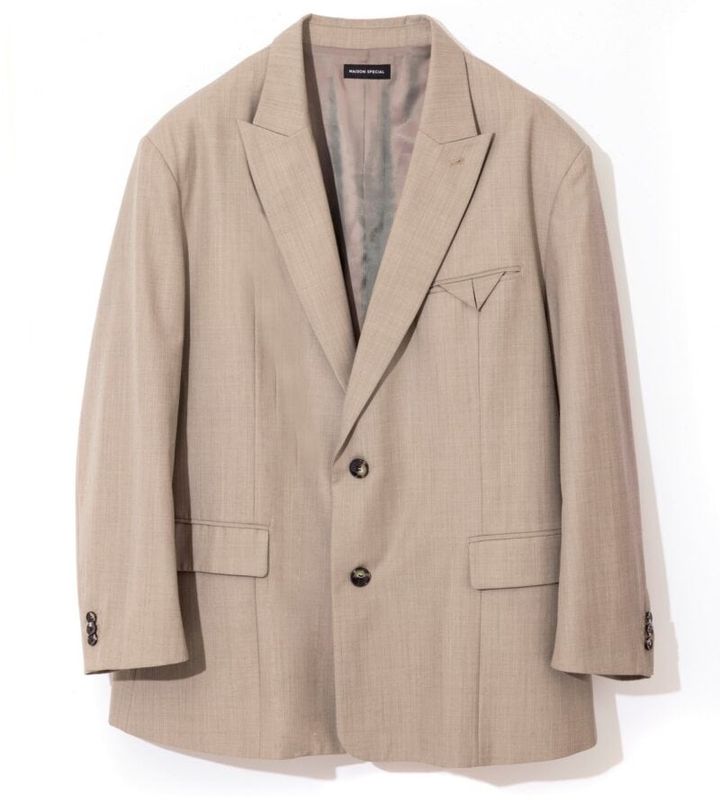 メゾンスペシャルのベージュジャケット